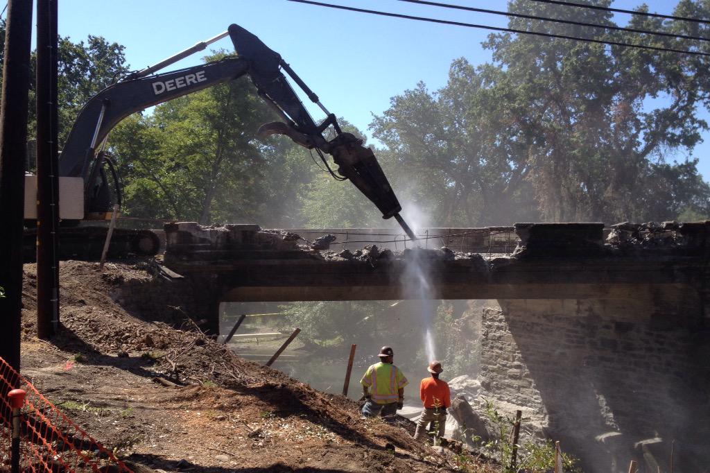 NVR_Photo's tweet photo. Excavators taking down #Oakville Crossroad bridge #napaquake #quakedamage http://t.co/f3bYnddkSD