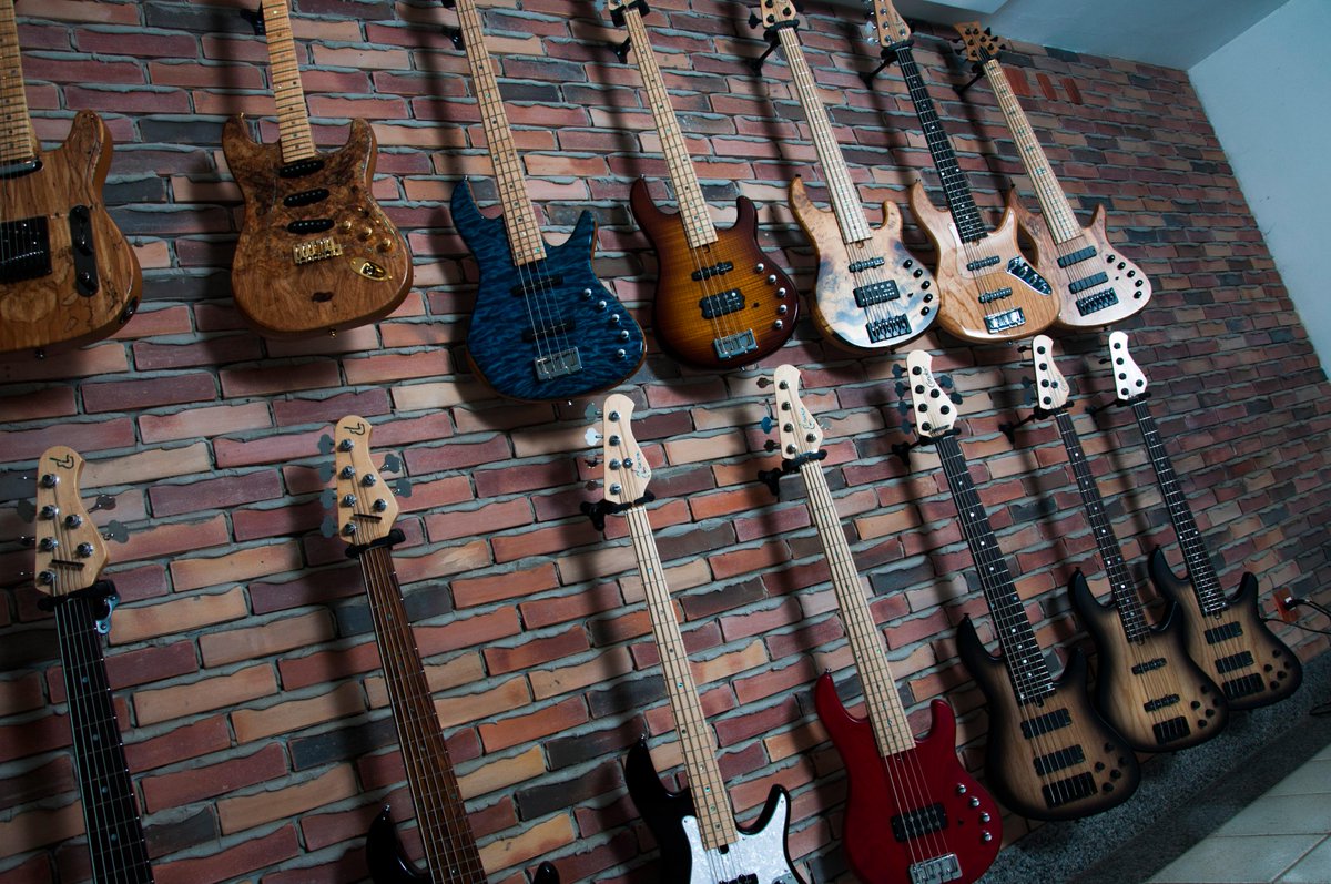 condormusic's tweet photo. Boa tarde. Já viram nosso ShowRoom da linha #condorEVO? http://t.co/iFh30ziw0w