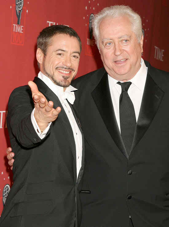 HAPPY BIRTHDAY ROBEDOWNEY SR 
AND THANK U SO MUCH    plz wish ur Daddy from me and Say Thank u 