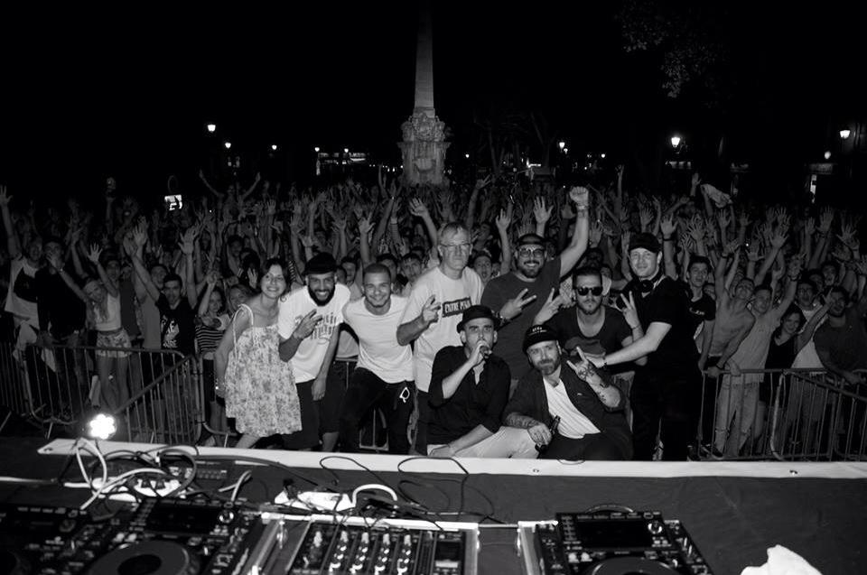 spikymachinist's tweet photo. Merci #aixenprovence !!! #emalkay #spikythemachinist #jackollins #bionicmansound #lesperluette #21juin #istep http://t.co/t2gNh0U4U2