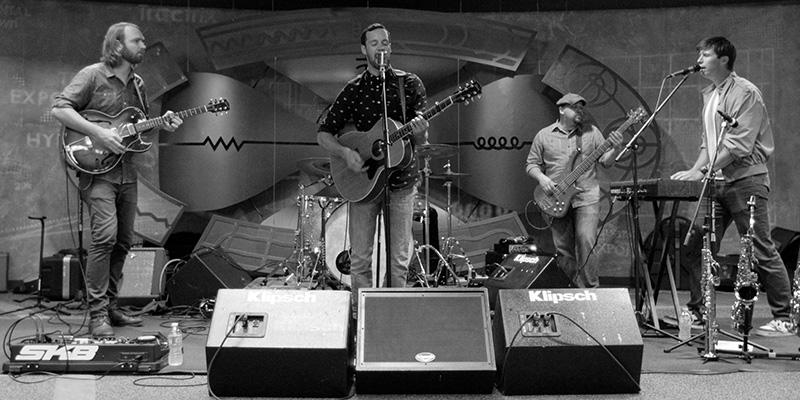 KlipschAudio's tweet image. Our buddies @bleedingkeys will be playing at tonight @MoonDogTavern! If you're in the Indy-area, check it out.