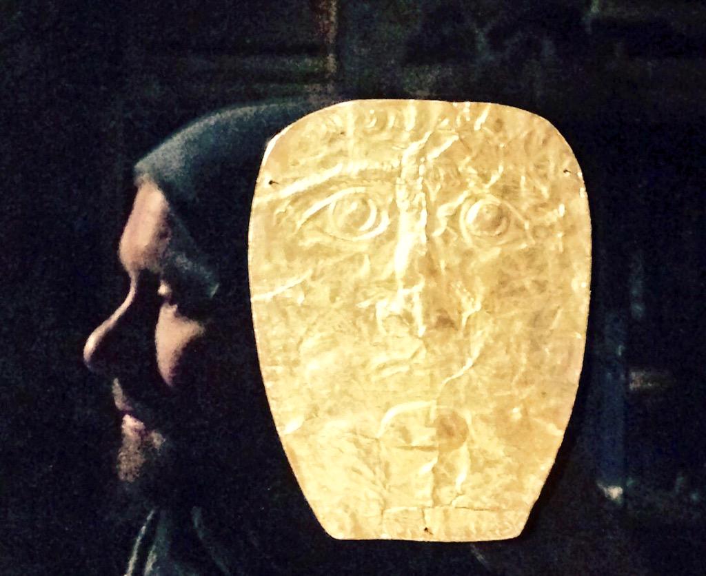 #museumselfie (2) mit ostkeltischer totenmaske aus goldblech (500v.chr.) #archeonorico #burgmuseum #deutschlandsberg
