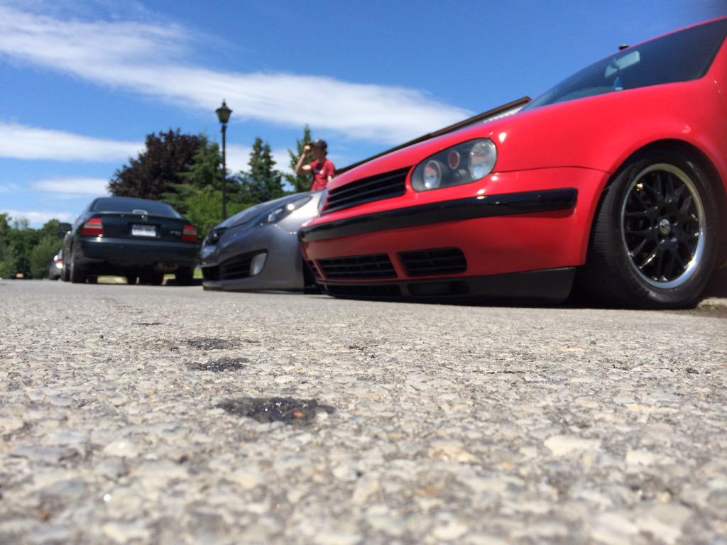 Vr6Max's tweet photo. Cleaning and scraping the cars #eurokracy2015 #eurokracyprep #volkswagen #bae http://t.co/yVr0ZWSAvs
