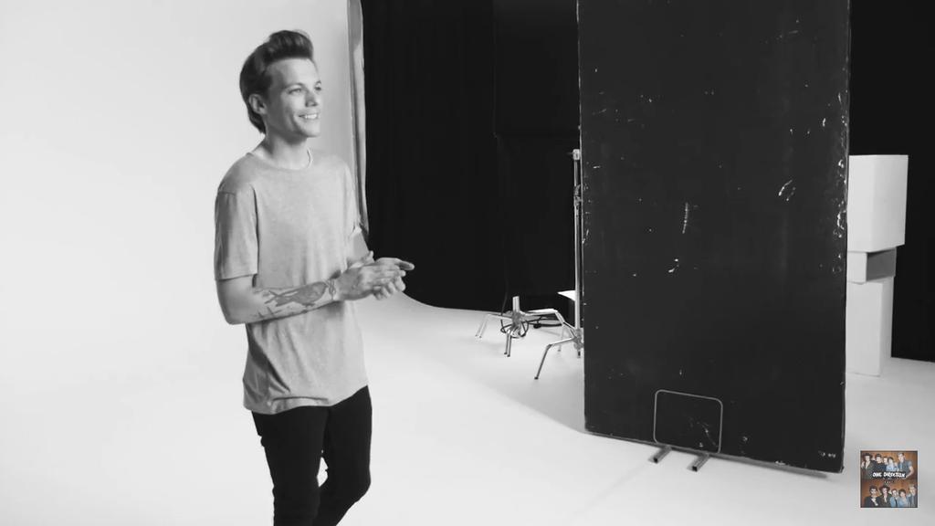 German1DTeam's tweet photo. Louis bei dem Between Us Shooting ~S http://t.co/La2FVrXTBs