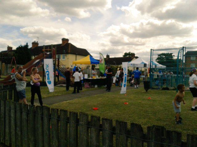 MSiewniak's tweet photo. 200-250 people attended #Love Your Neighborhood launch in #Hitchin!!! Thanks @NorthHertsCVS @CHILD_UK @NorthHertsDC http://t.co/cTRlbZzmOD