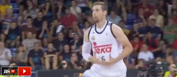 AS_TV's tweet photo. La celebración de Nocioni que indignó al Palau Blaugrana  ▶ http://t.co/2uNz003cwE vía @diarioas http://t.co/4I6jeHcoE7