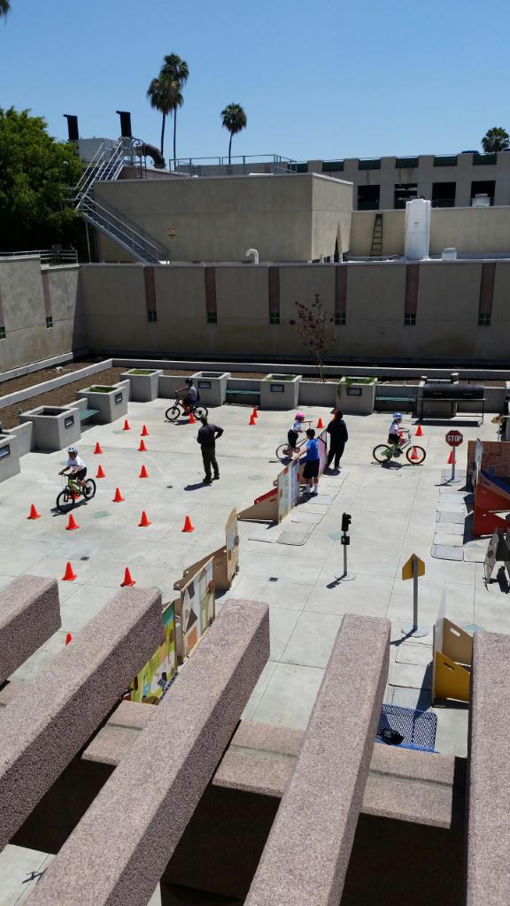 77thJRCadets's tweet image. Thank you #SafeMoves for sponsoring today's Bicycle Safety Training!#SafetyFirst @LAPD77thSt @lapd2014 @ChiefVillegas