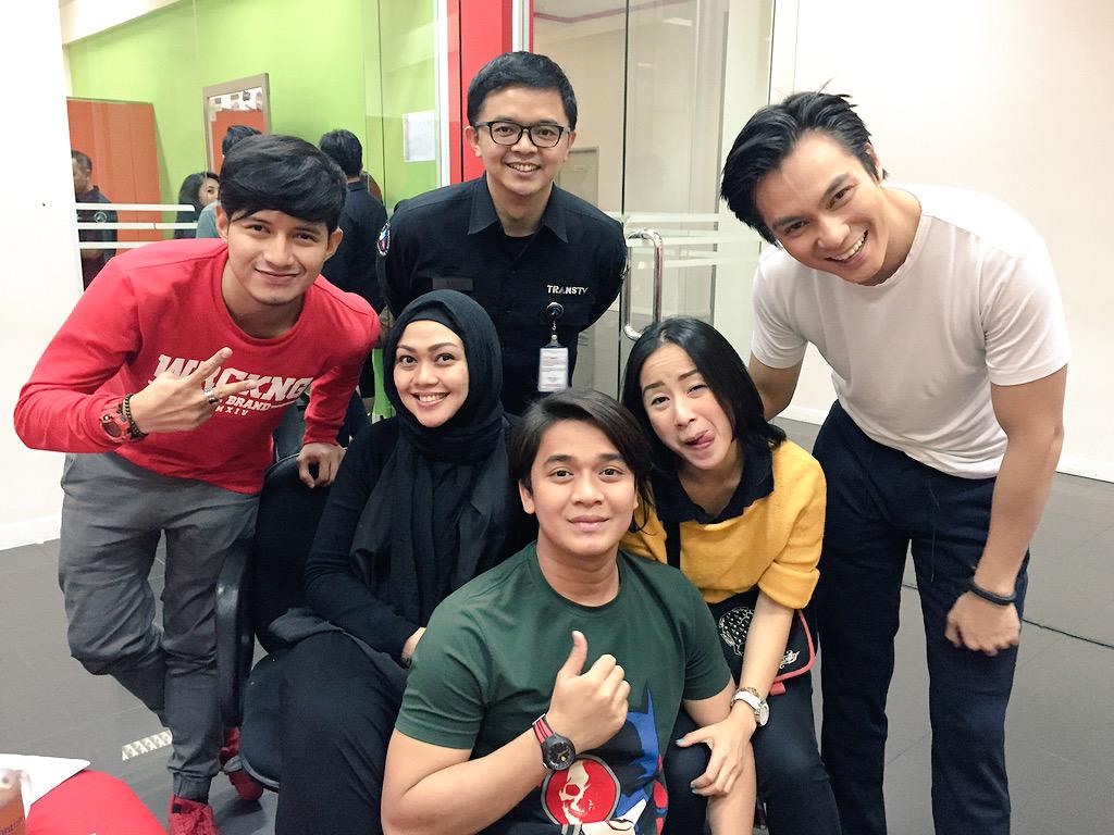 bangbily's tweet photo. Sahur itu indah trans tv #SII_Beramalyuk @akuraniayu @ginabayu @ChandKelvin @MakVeraZanobia @NobiAyahGwen http://t.co/ul3uDbJPqq