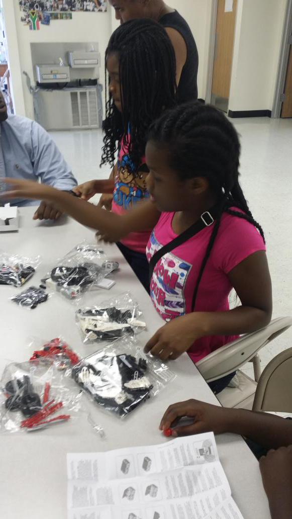 robocampHOU's tweet image. #STEMequalAccess #STEMeducation #ROBOTICS #LEGGO