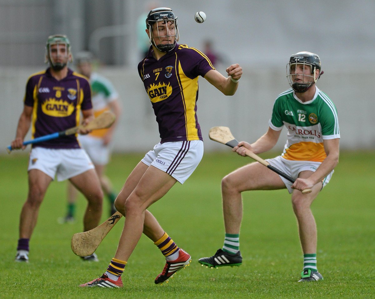 BGEGAA's tweet photo. Jack O'Connor, @OfficialWexGAA in action against Joe Maher, @Offaly_GAA #BGEU21 #OffvWex http://t.co/eJHxbipeeD