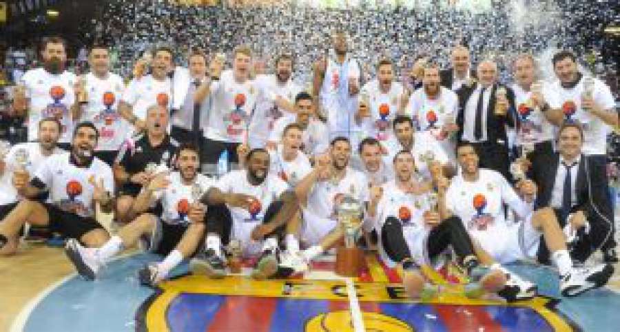 diarioas's tweet photo. BARCELONA 85 - REAL MADRID 90 | Alirón y poker histórico ▶ http://t.co/JJXccvXDfU http://t.co/v1HVM3r4kT