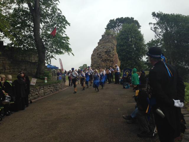 PonteCastle's tweet photo. Thank you to all who came on Sat to support our @MagnaCartaPonte event - we had more than 1200 visitors! #pontcashour http://t.co/bV4zluCk8g