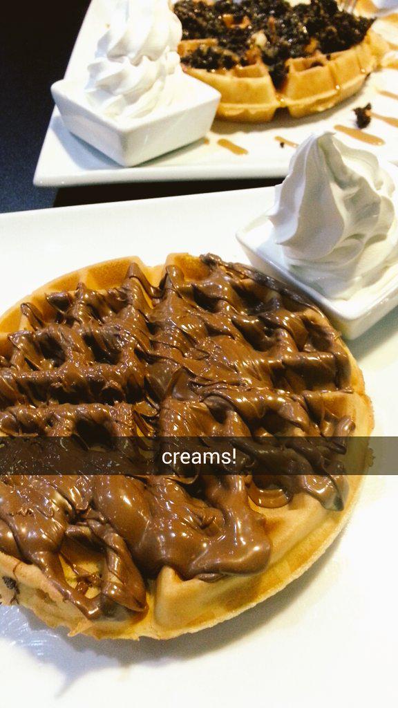 MitchNdema's tweet photo. I cant believe i had this for breakfast. #creams http://t.co/piYRI5frJa