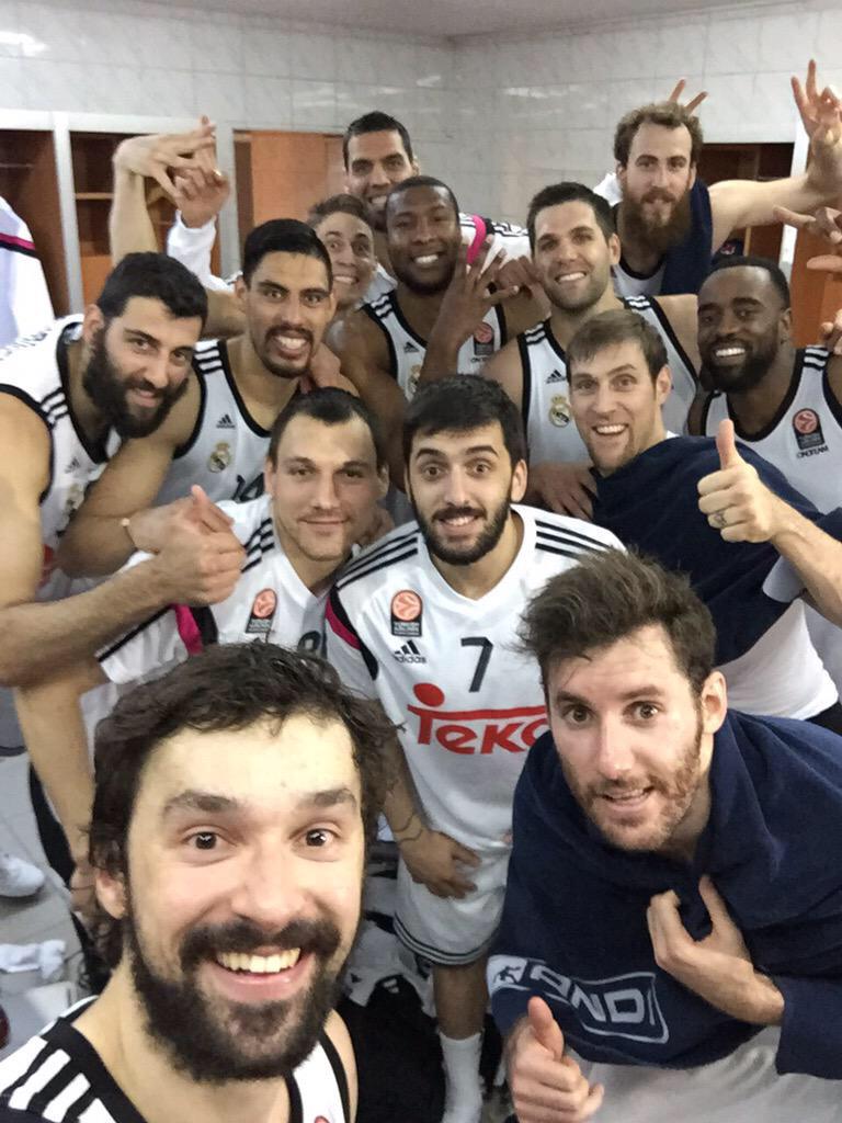 facucampazzo's tweet photo. Póker de selfies!!!! http://t.co/tKTZultPoe