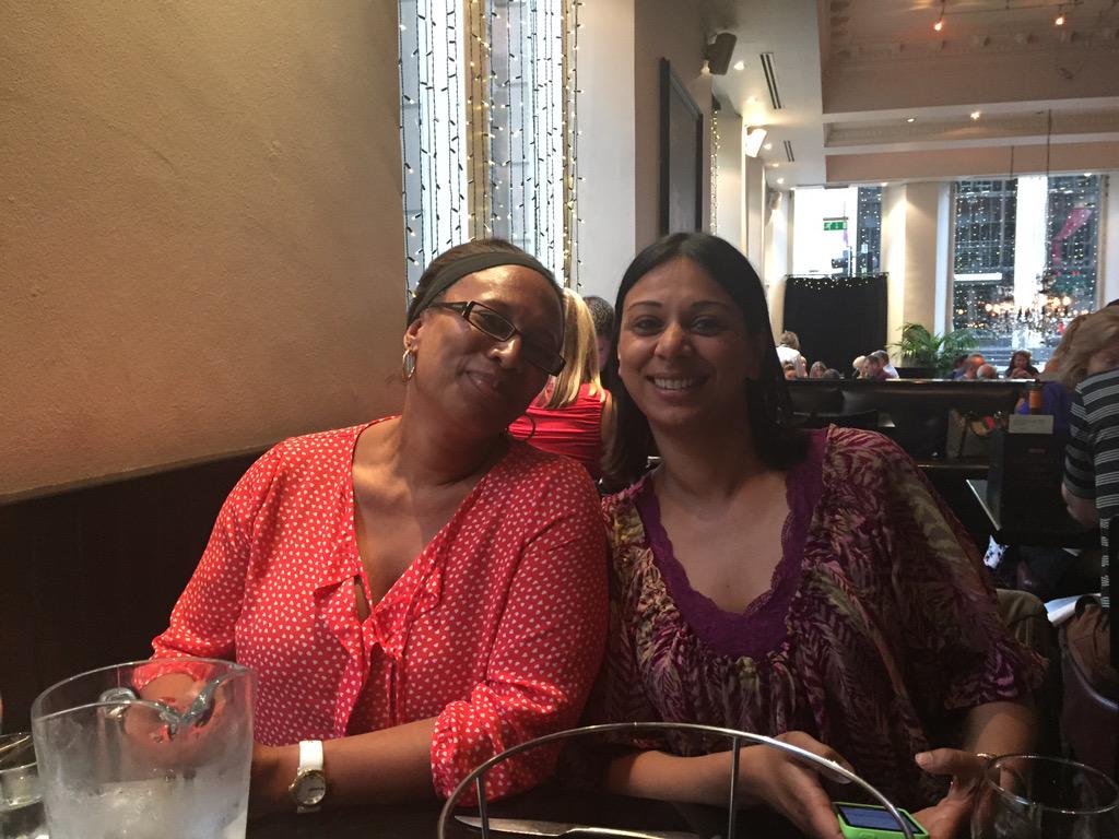 chrissymendy's tweet image. Pre-dinner selfies and a lovely pic of @MitaliKelly and Audrey #globallove #funafterwork #madbrennan 😂😂😭😭