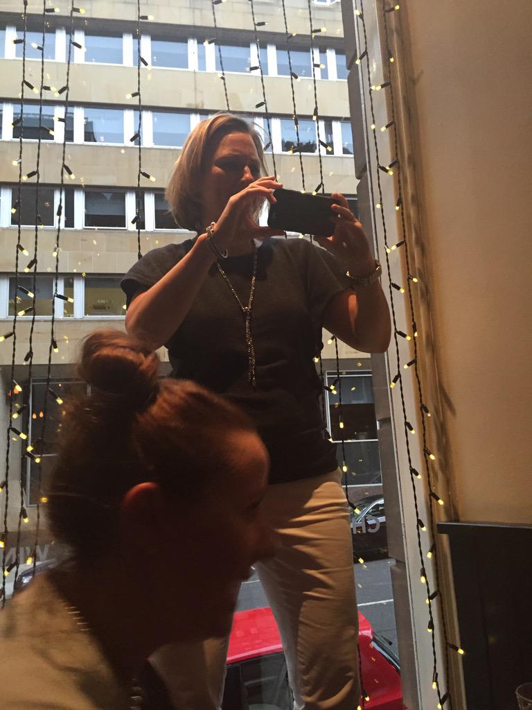 chrissymendy's tweet image. Pre-dinner selfies and a lovely pic of @MitaliKelly and Audrey #globallove #funafterwork #madbrennan 😂😂😭😭