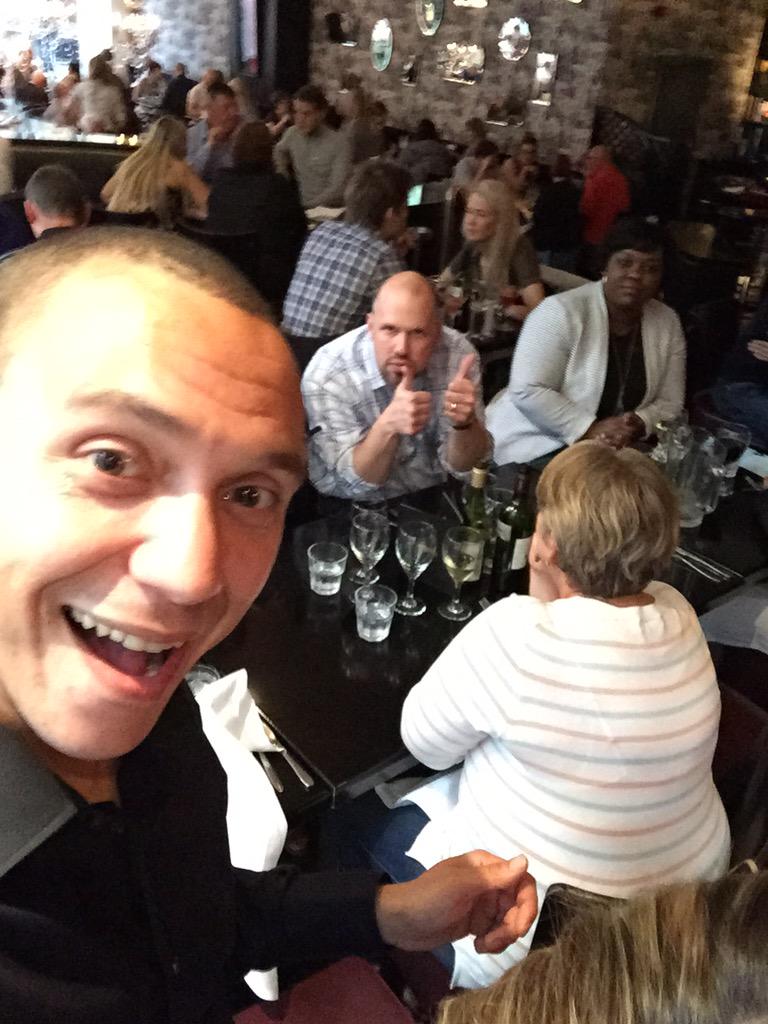 chrissymendy's tweet image. Pre-dinner selfies and a lovely pic of @MitaliKelly and Audrey #globallove #funafterwork #madbrennan 😂😂😭😭