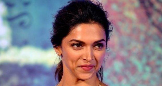 Gülümsemek insanları etkilemek için makyaj yapmaktan yüzde 70 daha etkilidir.