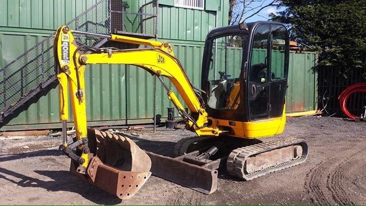 FJSPlant's tweet image. Used JCB 8025 (2006) c/w quick hitch, 3 buckets anti drop valves #clean machine