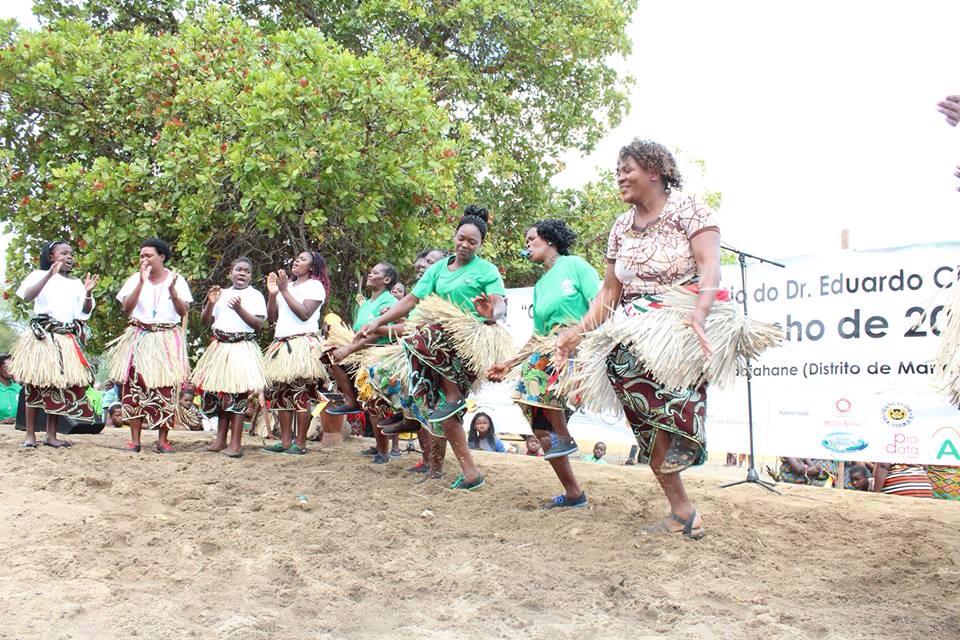 FestXingomane's tweet photo. Congrats! 2nd prize winners #FestivalXINGOMANA "Grupo Cultural Polyvalent Cidade de XaiXai" #Gaza  #EduardoMondlane http://t.co/Yya0fJRAKV