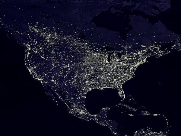 ian_doktor's tweet photo. Pollution seems to be on everyone's mind.  Have you thought about light pollution lately? #darkskies http://t.co/bdeHna9T6Q