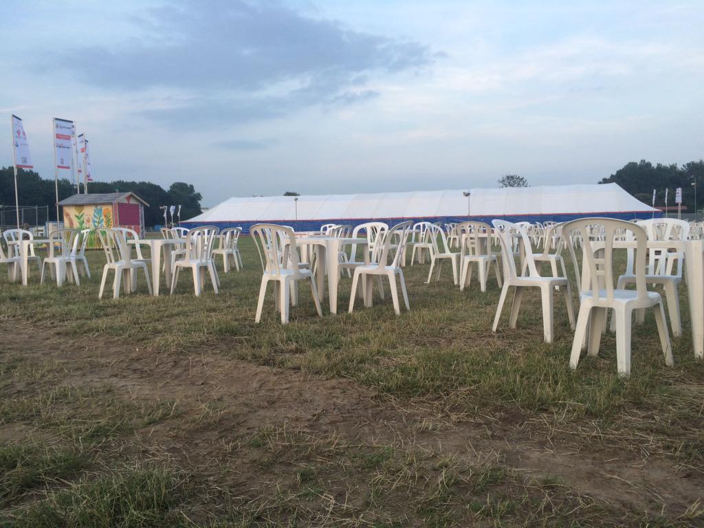 Rwin_Schaefer's tweet photo. Alles staat klaar! Het weer wordt goed! Op naar een prachtig #kinjerOLS @OLS2015 @L1OLS http://t.co/9HTxWzTycV