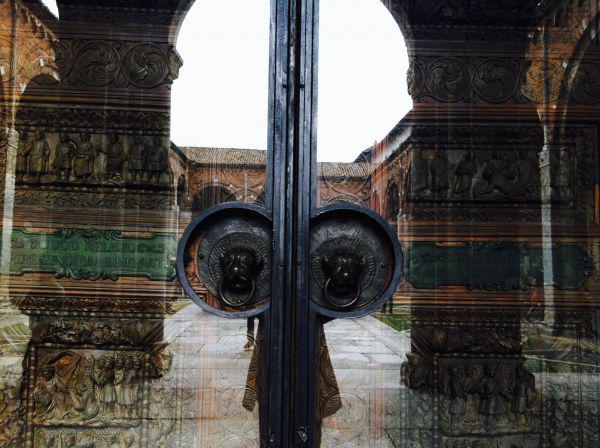 Explore an amazing melting pot of ancient architectural styles in #Milan with <a href="/spottedbylocals/">Spotted by Locals</a> fieldtripper.com/c/Ys7BHzBMJpw=/