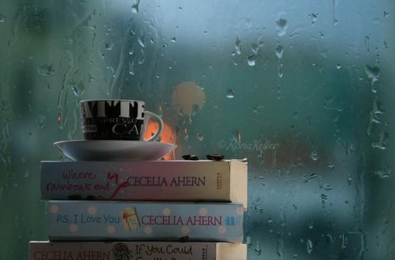 Hoy lo que provoca es.... Coffe, books and rain.