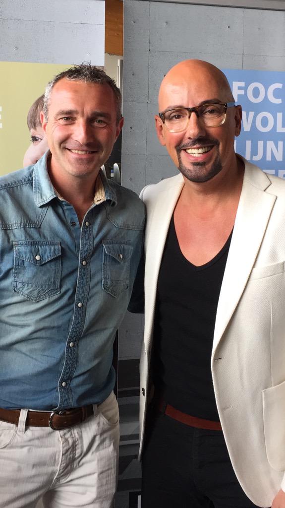 Udobro's tweet photo. Inspirerende middag met Forbo en Maik de Boer over imago, styling, houding, gedrag en lol! http://t.co/RTNH32eg8T