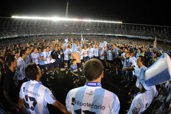 Comu_Racing's tweet photo. RT si sos del campeón! http://t.co/7rVERFbdu7