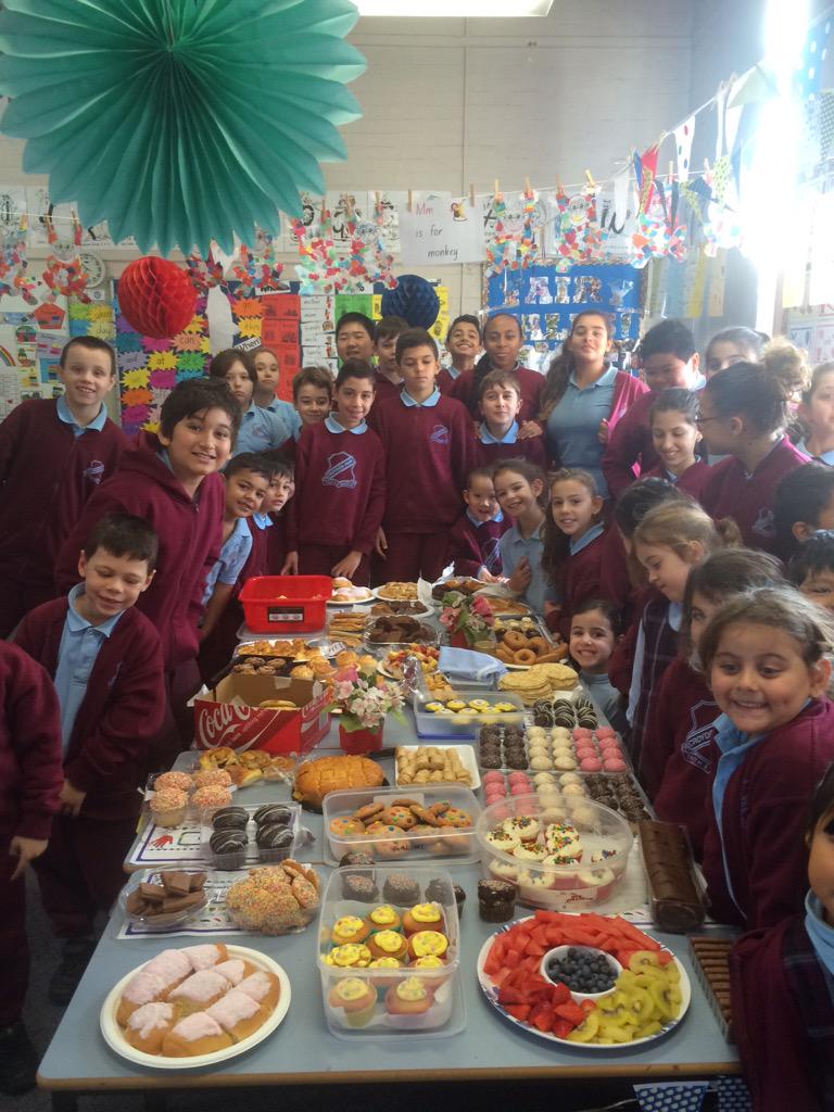 croydonparkps's tweet photo. Australia's Biggest Morning Tea has been a success! Here are buddies KM and 5/6C #abmt #cancercouncil @LeonarderRod http://t.co/GHNlyT5XAu