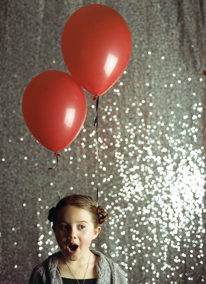LostArtPhotos's tweet image. Look! Balloons! Whimsy! #charteroutage @CharterCom #kodakportra #mediumformat #filmisnotdead #makenegativesfun