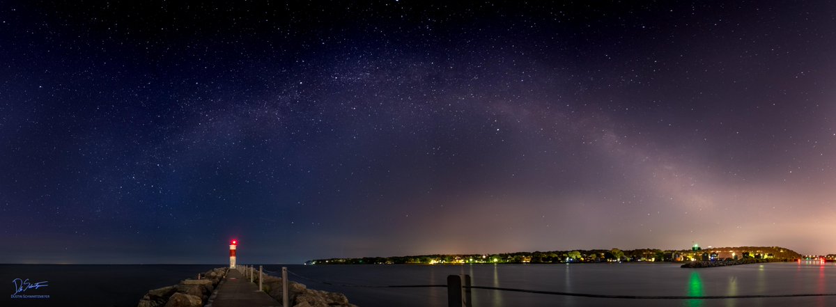 D_Schwartzmeyer's tweet photo. No aurora's last night at #IrondequoitBay, just milky way behind light pollution. @spensgen @scotthetsko @john_kucko http://t.co/rpECRm8Yg9