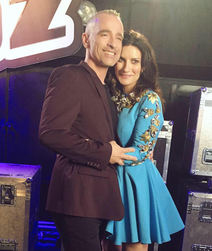 botiquindestilo's tweet photo. En estas fotos se aprecia mejor el Vestido de @STEFANODELELLIS q uso hoy @LauraPausini #Stylist @Nickcerioni http://t.co/IvV3jM6P6w