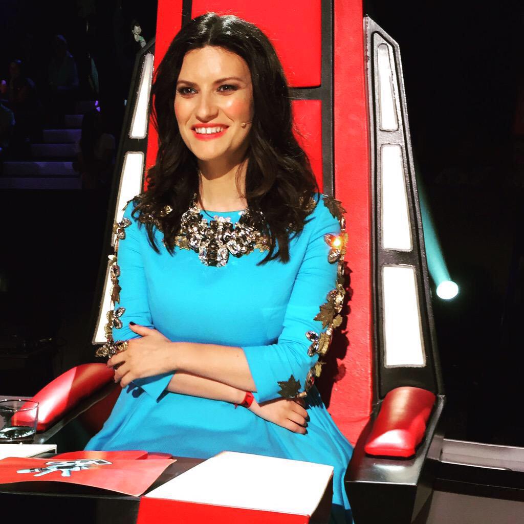 botiquindestilo's tweet photo. En estas fotos se aprecia mejor el Vestido de @STEFANODELELLIS q uso hoy @LauraPausini #Stylist @Nickcerioni http://t.co/IvV3jM6P6w
