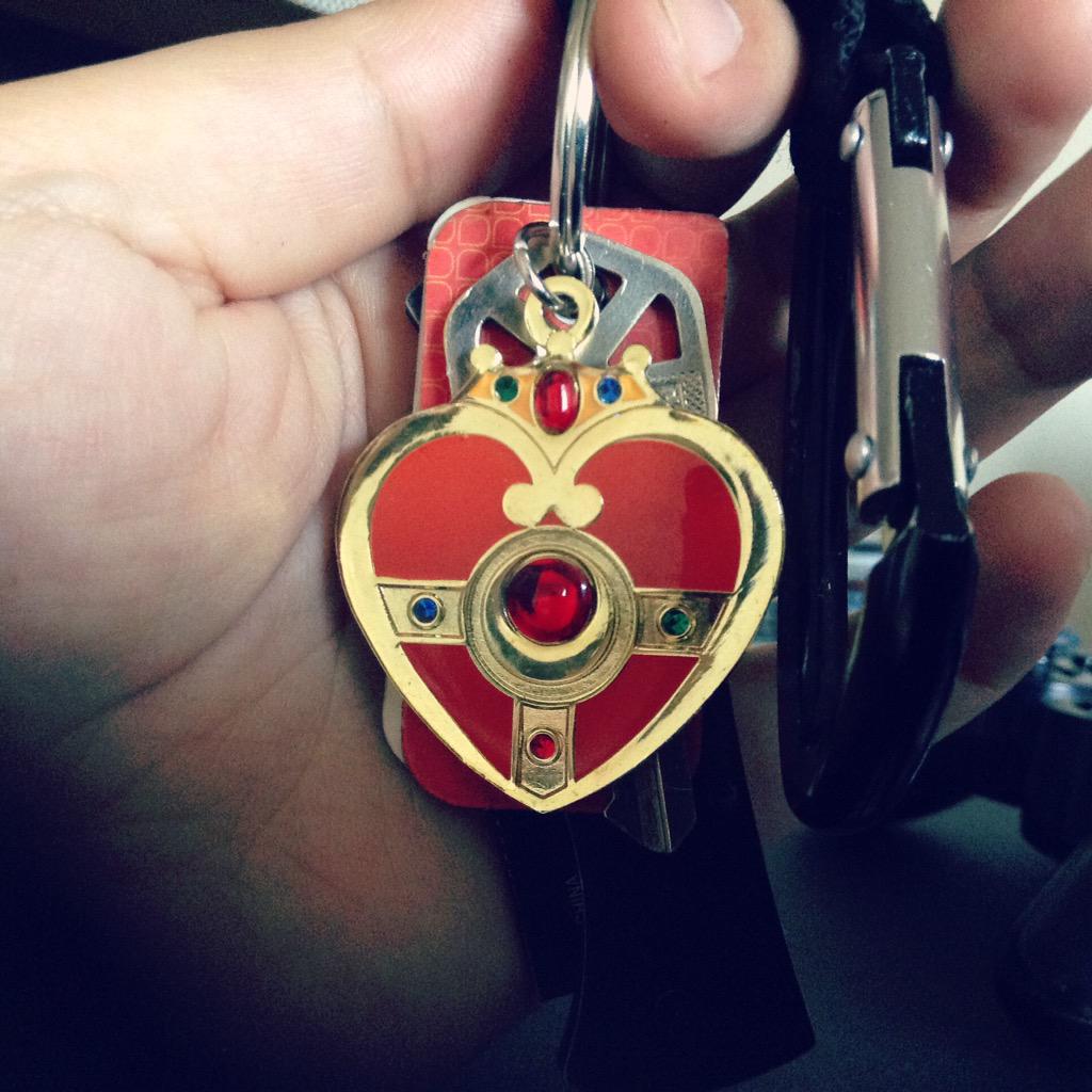 heatherbeamm's tweet photo. because I'll punish you in the name of the moon ππππβ₯οΈ #sailormoon #mooncosmicpowermakeup #keychainswag #kawaii http://t.co/6nTS4bz6Pm