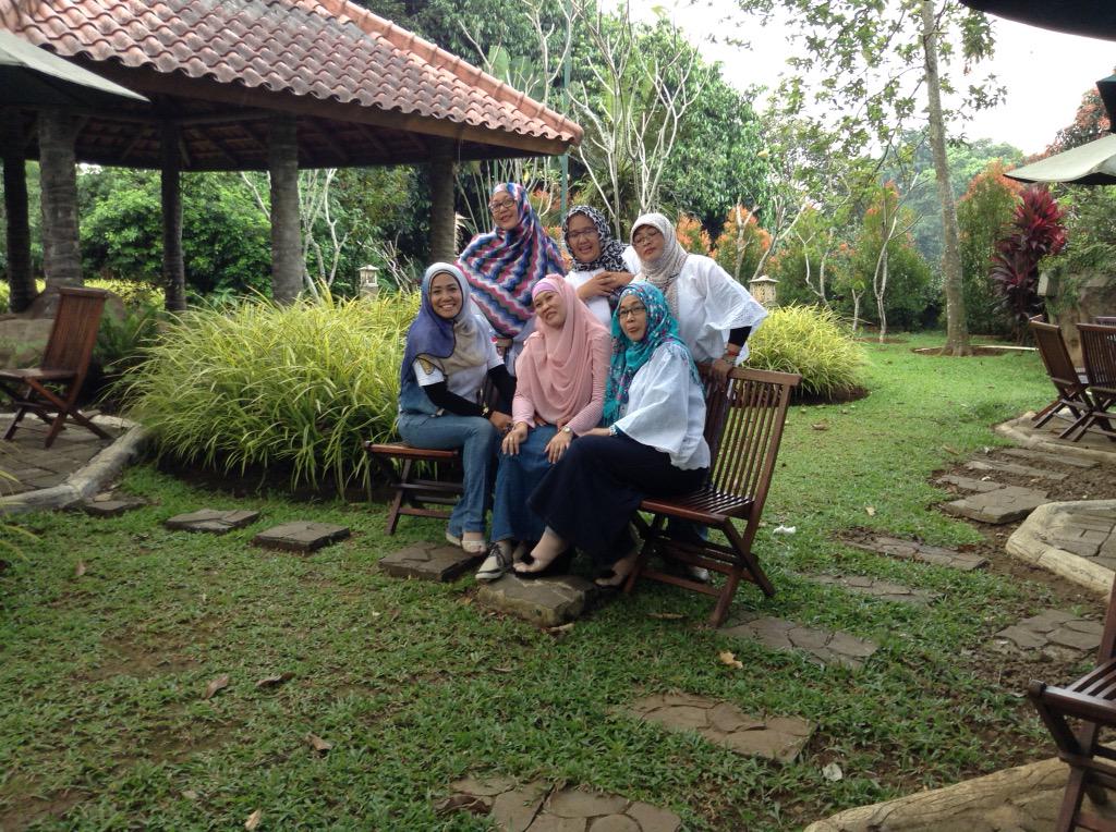 kangeengs's tweet photo. Kumpul-kumpul alumni fam 3-2 SMPN 3 Bogor (86) http://t.co/Mg5t8tn5Zz