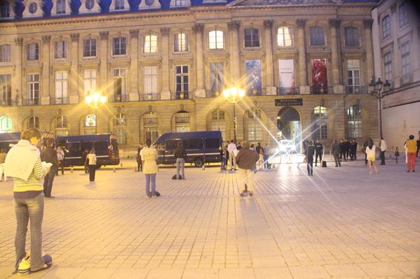 Sentinels_Eur's tweet photo. Sentinels facing @ChTaubira's Ministry of Justice: marriage's between a man & a woman
#2ansDebout
Photo via @tof92130 http://t.co/neF8CCHPVV