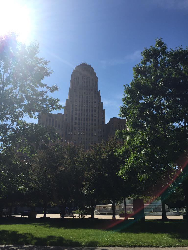 mollyroxit's tweet photo. Buffalo City Hall #BuffaLove http://t.co/A4dojeF7RI
