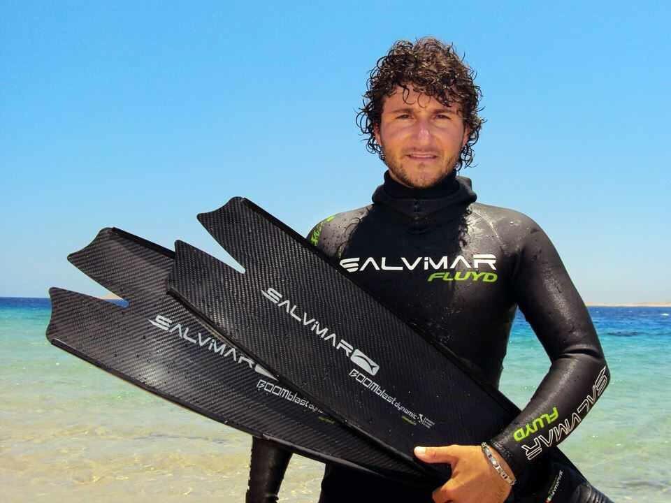 Enzfree's tweet photo. #apnea #freediving #Freediver #italia #nazionale 
Splendido tuffo -83 pine
Beautiful dive with the two fins at 83 mt http://t.co/1c9asTXIAc