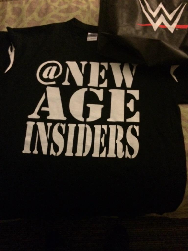 DammitChip's tweet photo. @XpLExi1e @BillKauff @NewAgeInsiders @Onedayremains_ @SnowMan2989 Still thinks this is all a gimmick. #NiceMerch http://t.co/6H8nCC7Zln