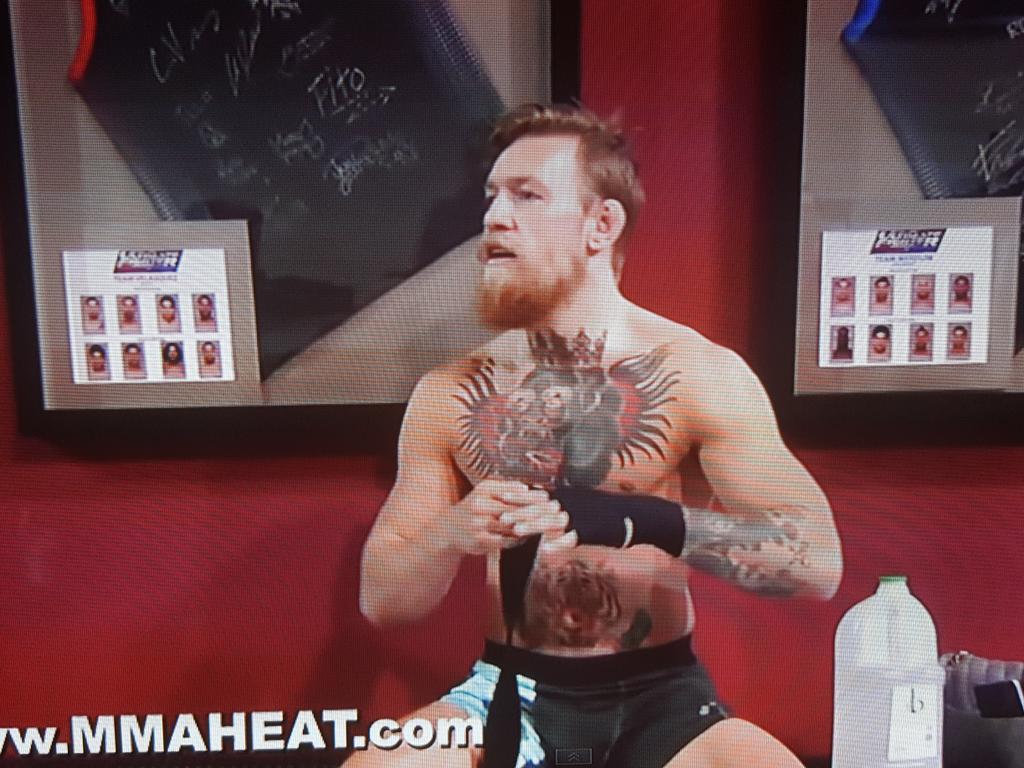 TheMonitorz's tweet image. Watching #ConnorMcgregor training! Just having fun, relaxed, true champ in the making!