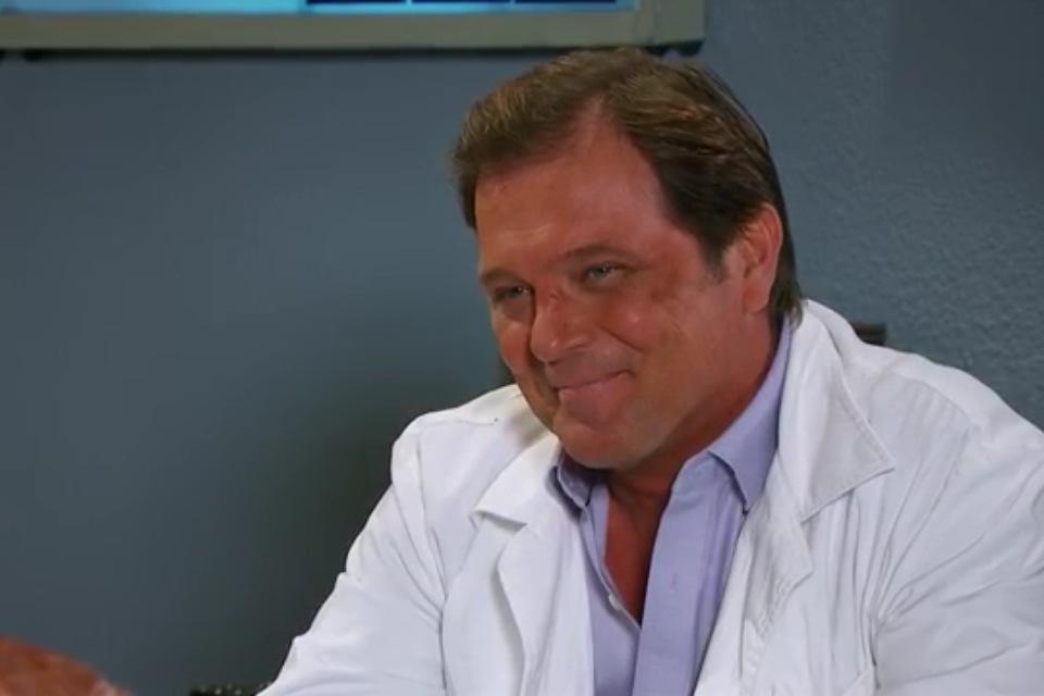 StricklerFans's tweet image. Mateo le dice a Renata que solo quiere que su tía sea feliz y más si es con el #QueTePerdoneDios #Cap109 #Univision