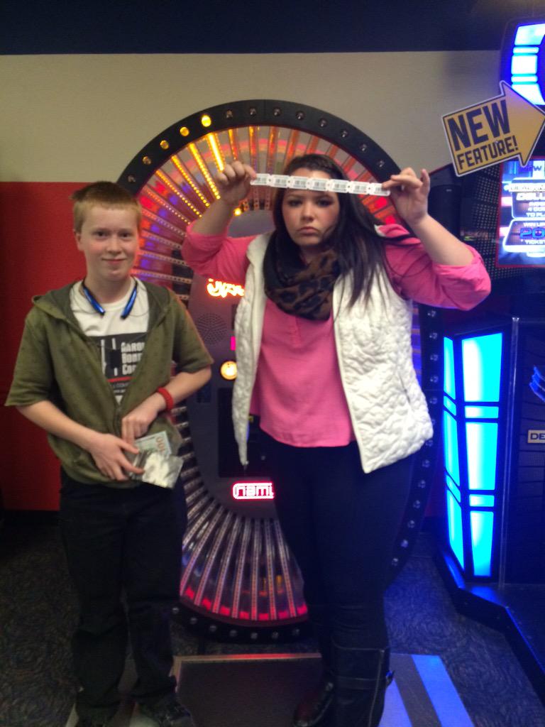 _jswizzle's tweet photo. @aamerrell @anaweissenbach @ladyhuffannie @Rico_McKay this guy failed to win the game for us in ATL #ArcadeKing http://t.co/WxFT6HwKiS