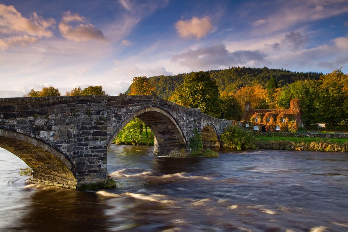 10 places to enjoy afternoon tea in Wales: bit.ly/1Gv32Ov