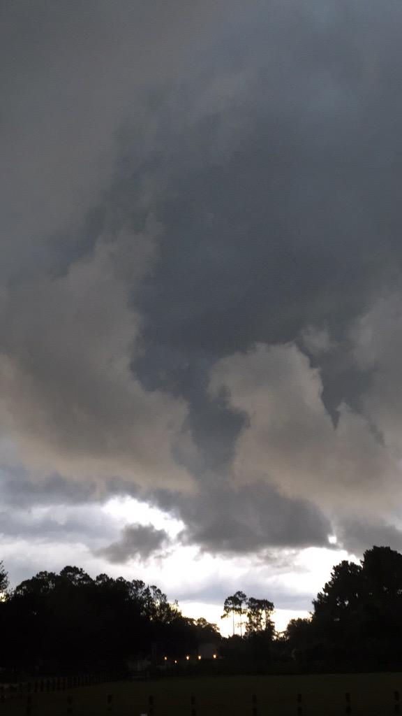 IgyMom's tweet photo. #thunderstorm #storm #Volusia #Deltona @MyNews13Weather @MyNews13 http://t.co/JZ9aSTfe27