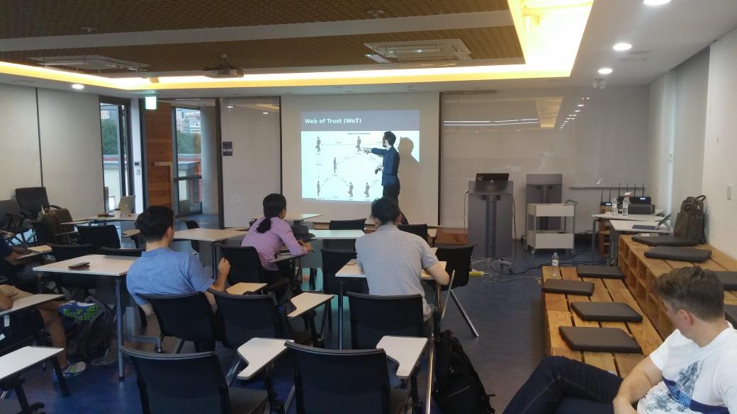 Seoul_Tech's tweet photo. SeoulTech first #KeySigningPaRtY @Dcamp_kr: keys w/ @cybercrimetech and their daily use w/ @ParanoidMail #OpenPGP http://t.co/LjVBcTvdXY