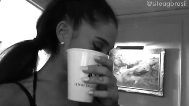 osnapitzbiaa's tweet image. #2DaysUntilArianasBirthday omgggg