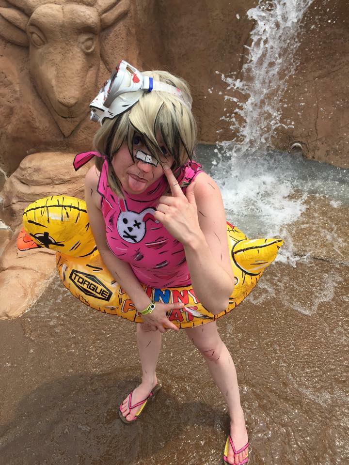 Borderlands's tweet photo. Summertime is here and the Borderlands gang is ready for some WUB in the sun! Check these #ColossalCon cosplayers! http://t.co/v3yoIIKbKl