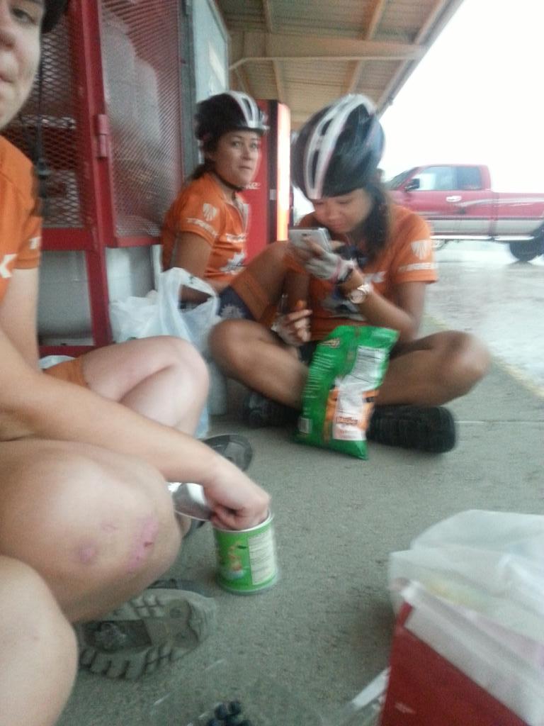 SCoolCatHaldo's tweet photo. @illini4000 waiting out a rain/hail storm. @TheEllenShow @jeannieeeee http://t.co/CebgHy22kK